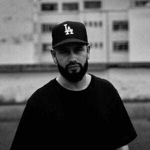 deejohend 1600x1600 (1)